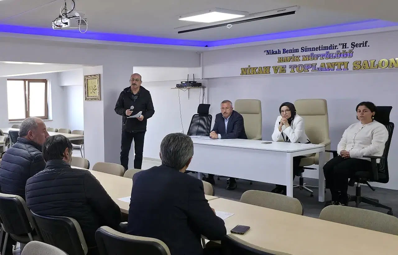 Sivas'ta muhtarlar Çiftçi Kayıt Sistemi hakkında bilgilendiriliyor