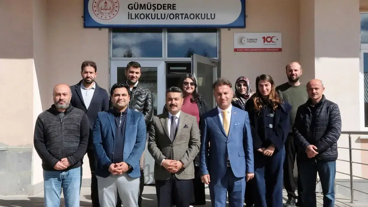 Sivas'ta eğitimde başarıya giden yolun anahtarı ziyarette saklı