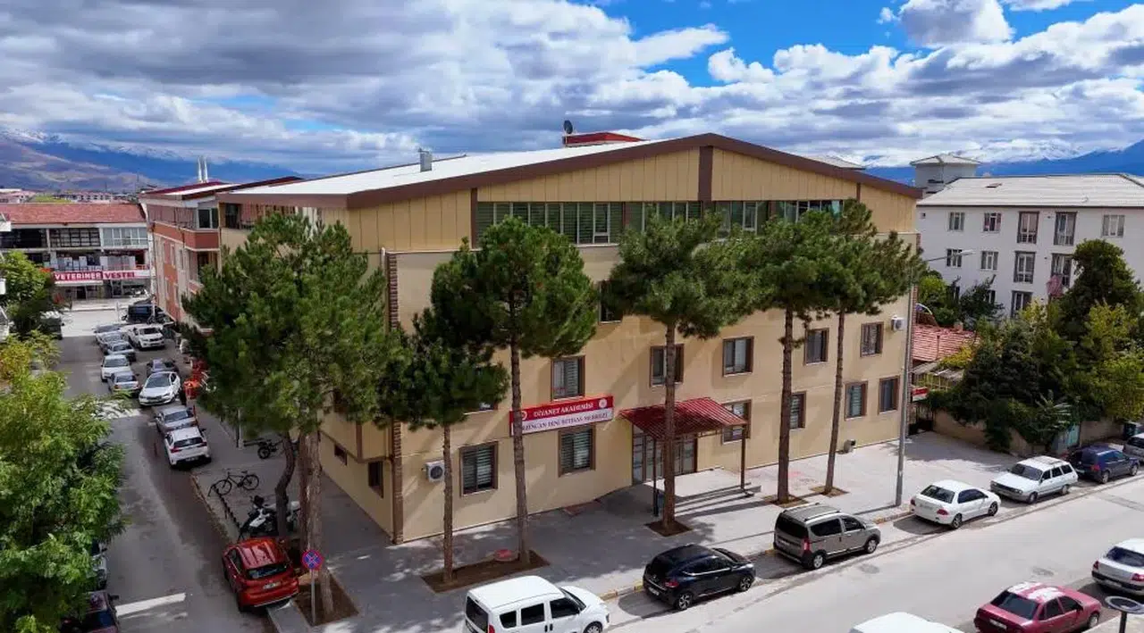 Diyanet’in Yeni Merkezi Neresi? Rehberlerini Nasıl Yetiştiriyor?