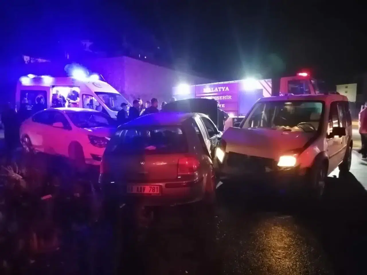 Feci Kaza! Yaralılar Hastaneye Kaldırıldı
