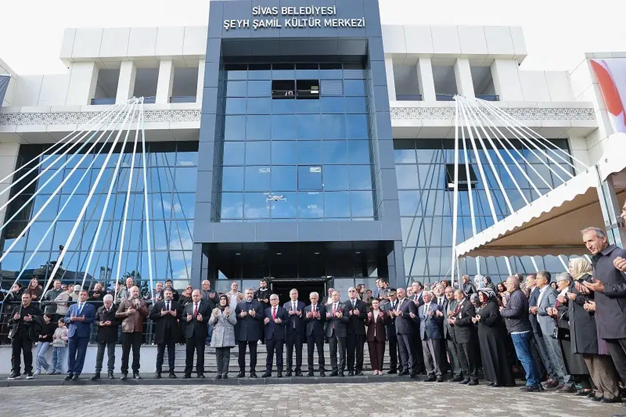 Sivas'ta bir binada dört kurum: Şeyh Şamil’de Türkiye’de örnek merkez