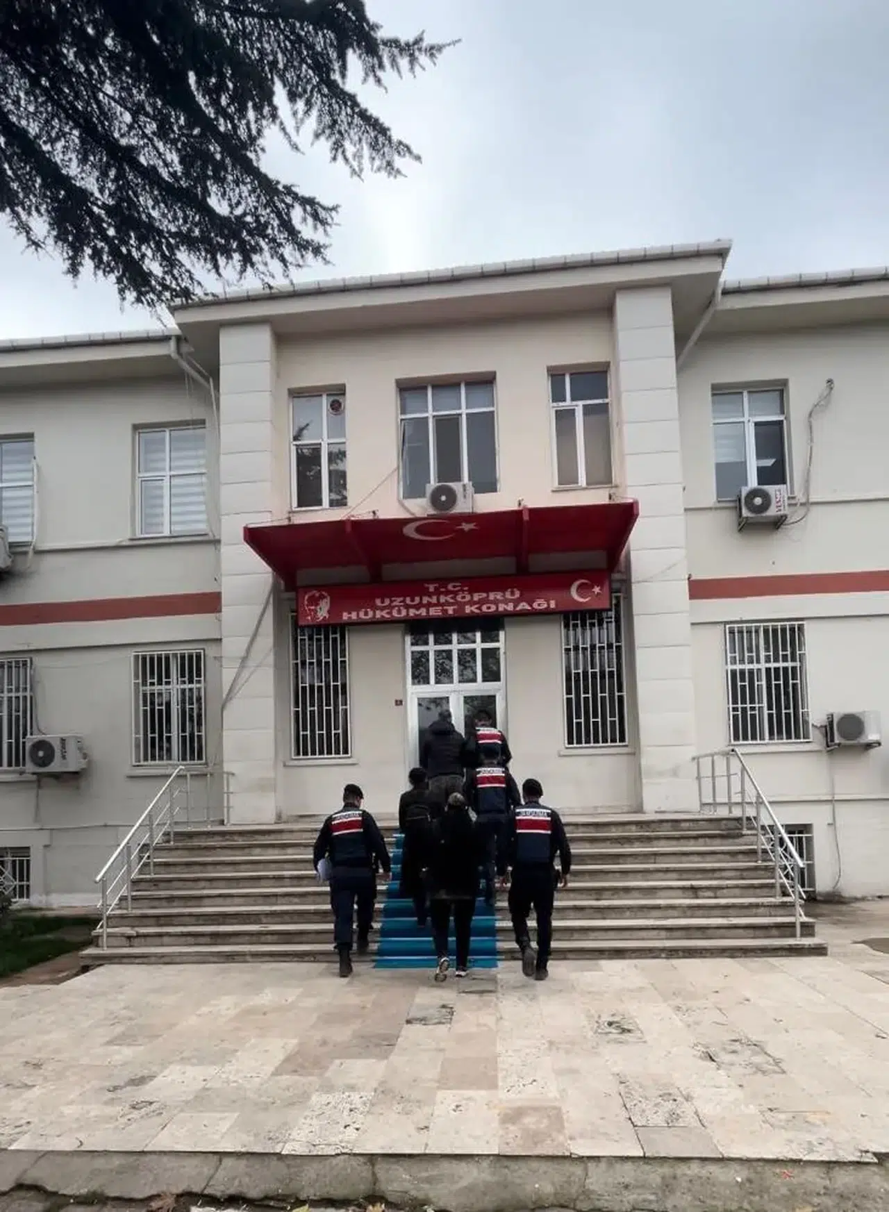 Sivas'ta Araması Olan Firari Komiser, Sınırda Duvara Tosladı