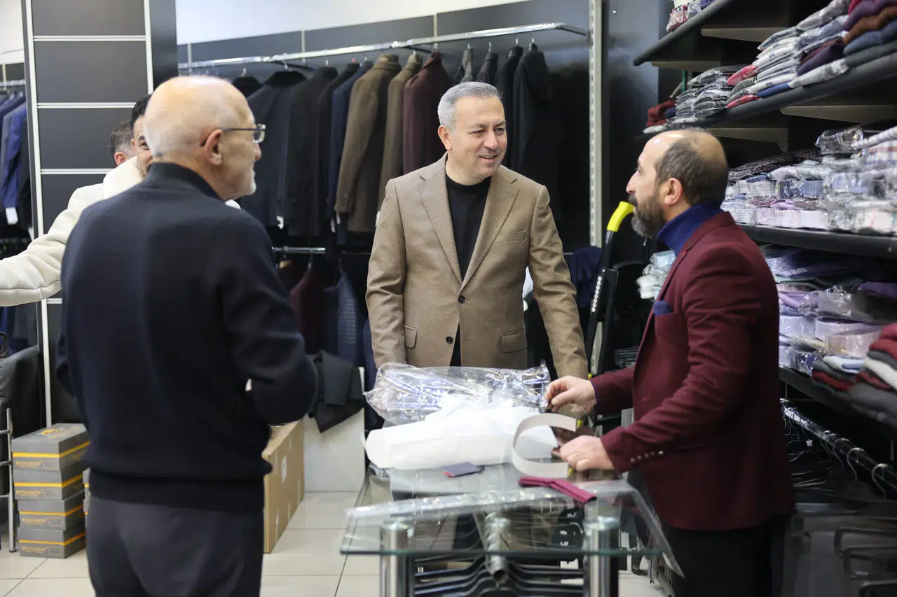 Sivaslı Esnafın O Çilesi Sona Erdi! Süleyman Çanka Çarşısı'ndaki O Su Sızıntısı Krizi Çözüldü!