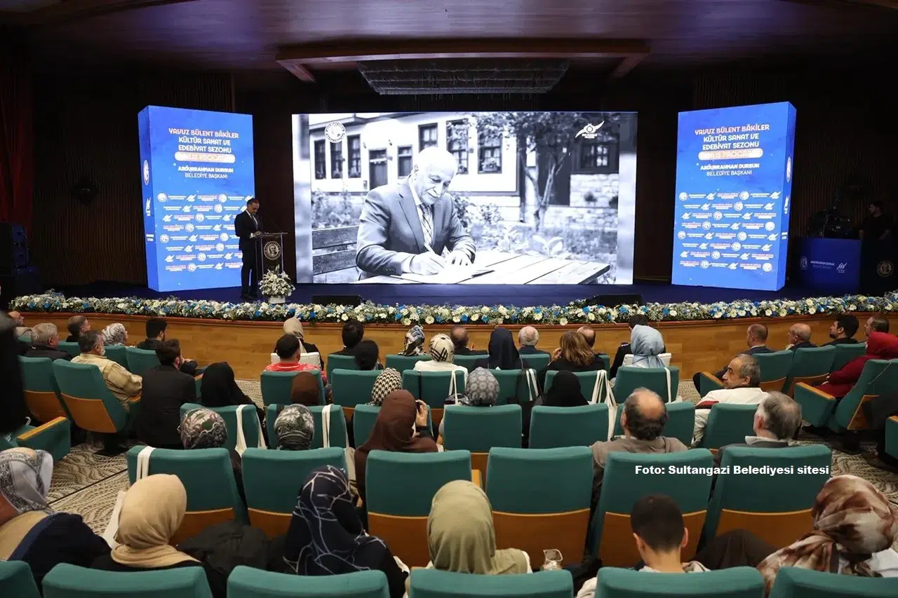 Yavuz Bülent Bakiler adıyla açılan sezon duygulandırdı
