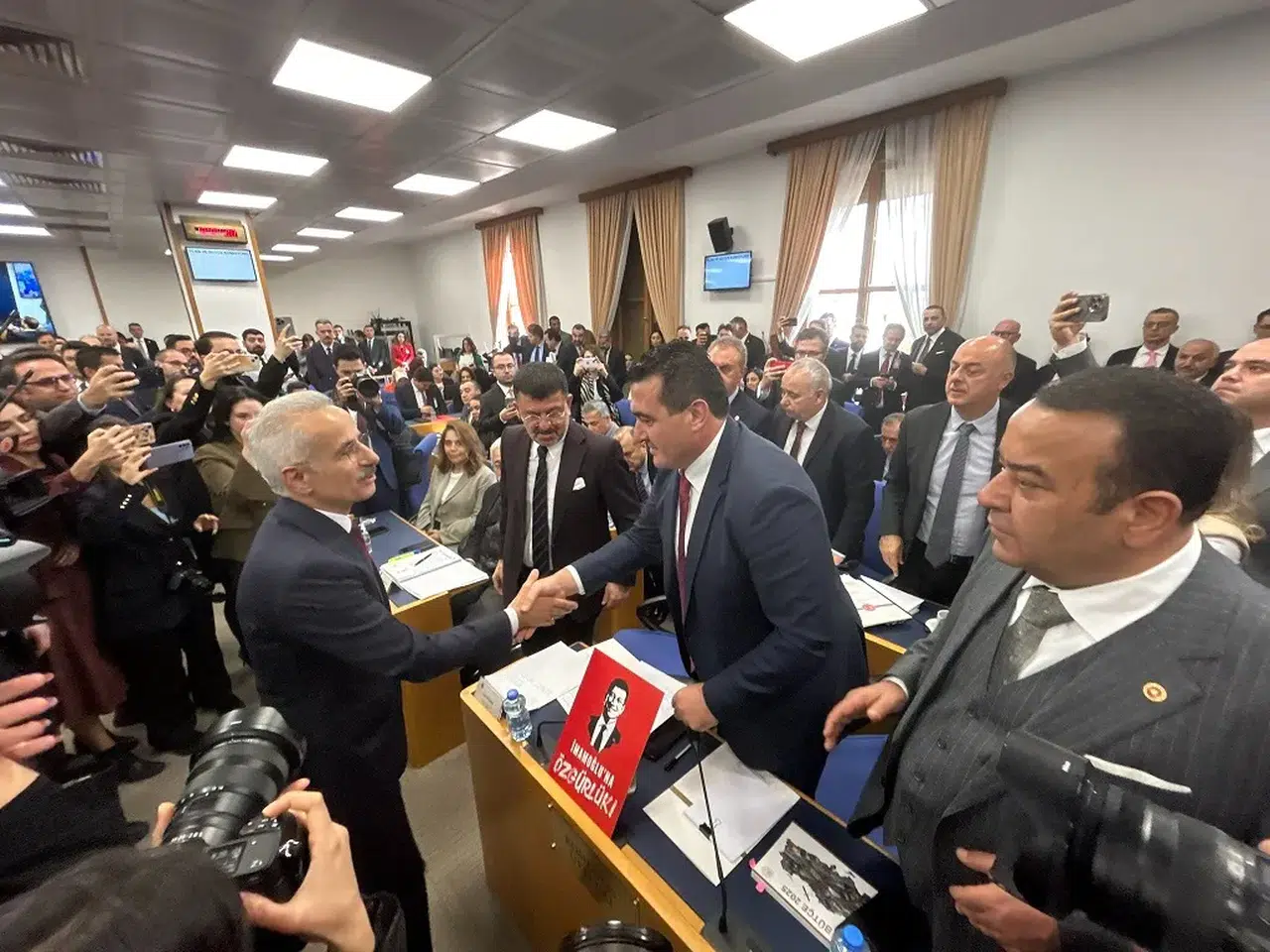 Sivaslı bekliyor, Geminbeli bitmiyor: Bakan, Karasu'ya açıkladı