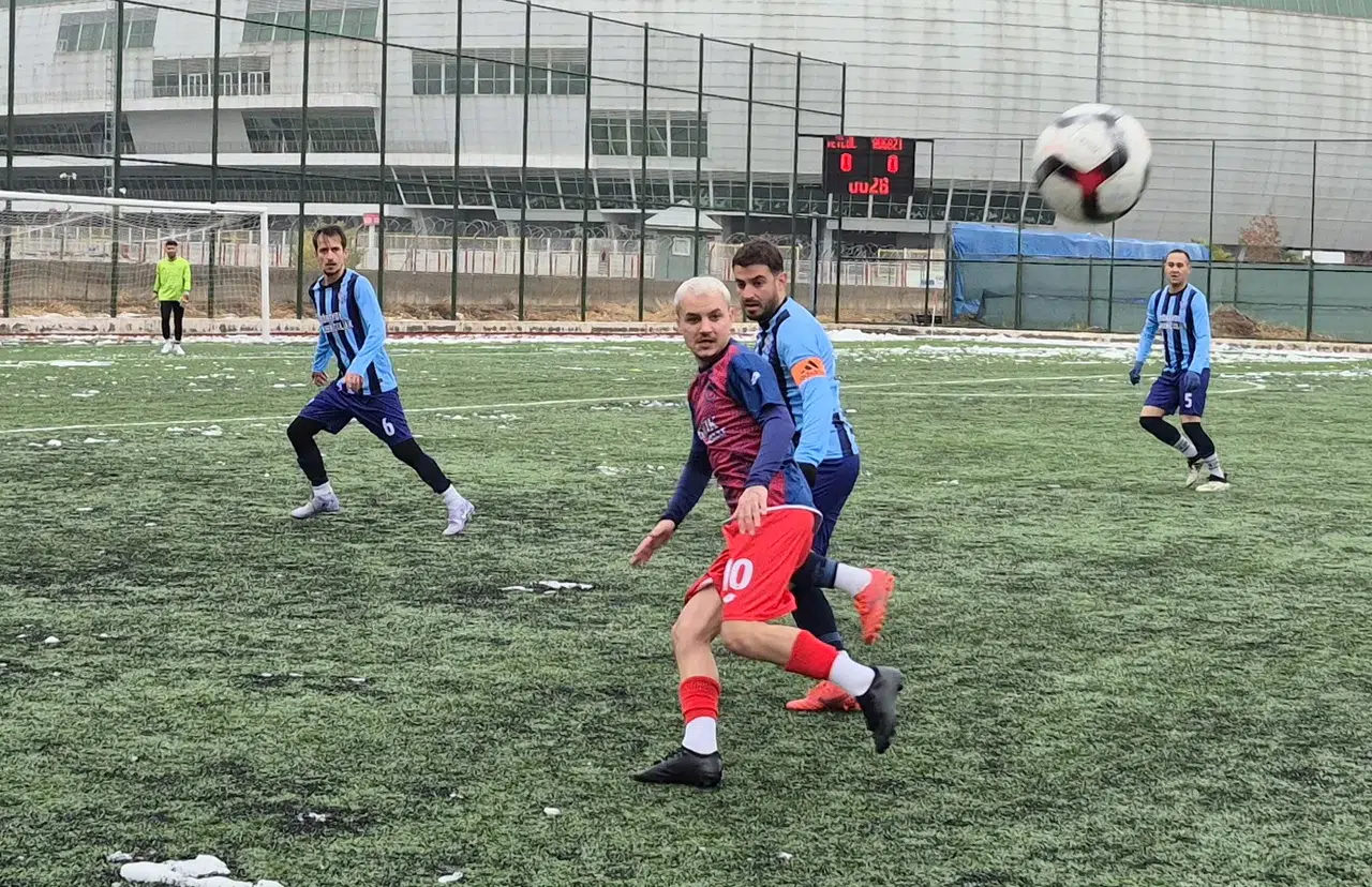 Sivas Amatörde İnanılmaz Seri! 4 Maç, 19 Gol! Maç Öncesi O Hareket Sivas'a Damga Vurdu!