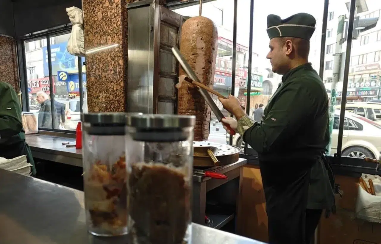Zehirlenmelerin çoğu ucuz toplu yemeklerden kaynaklı