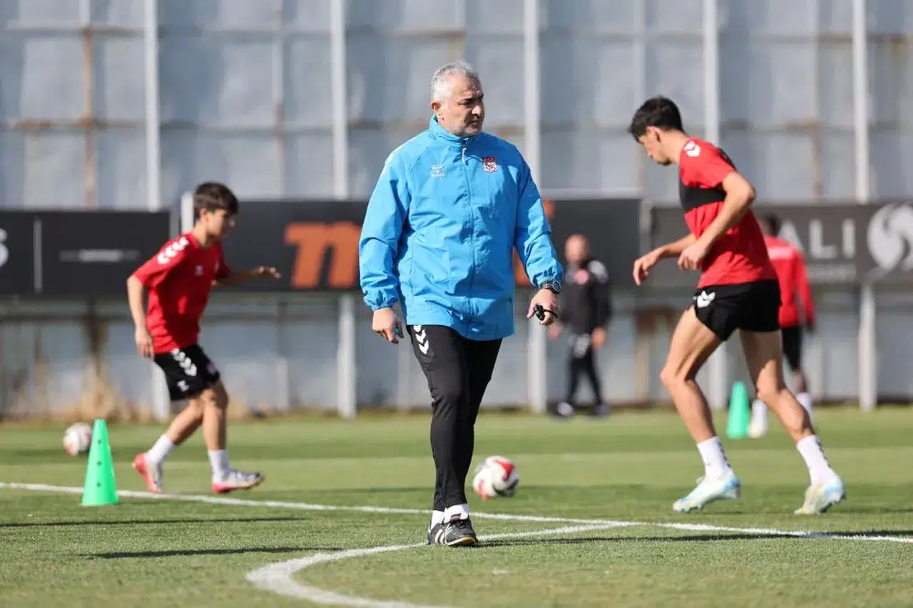 Sivas’ta maç alarmı: Altıparmak’tan Manisa FK öncesi son rötuşlar