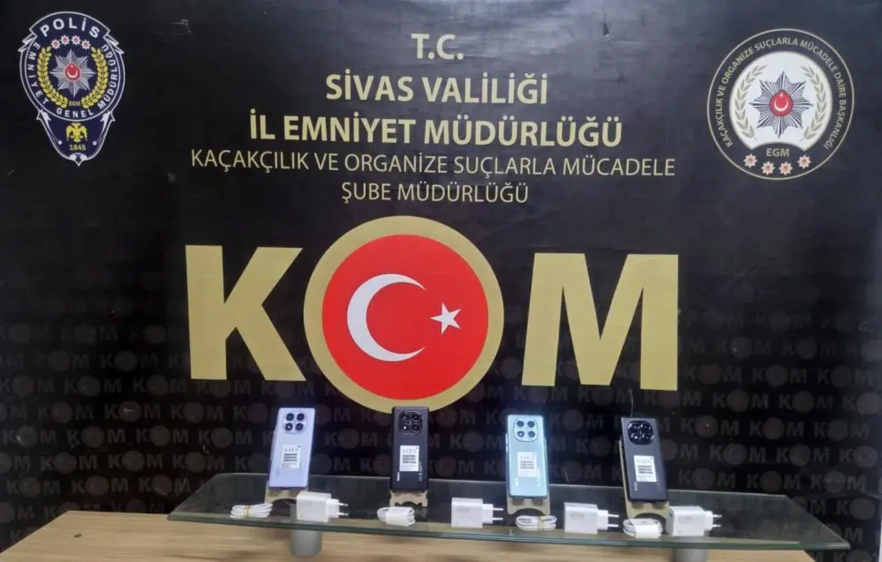 Sivas’ta kaçak tütün ve elektronik eşya operasyonu: 5 şüpheli yakalandı