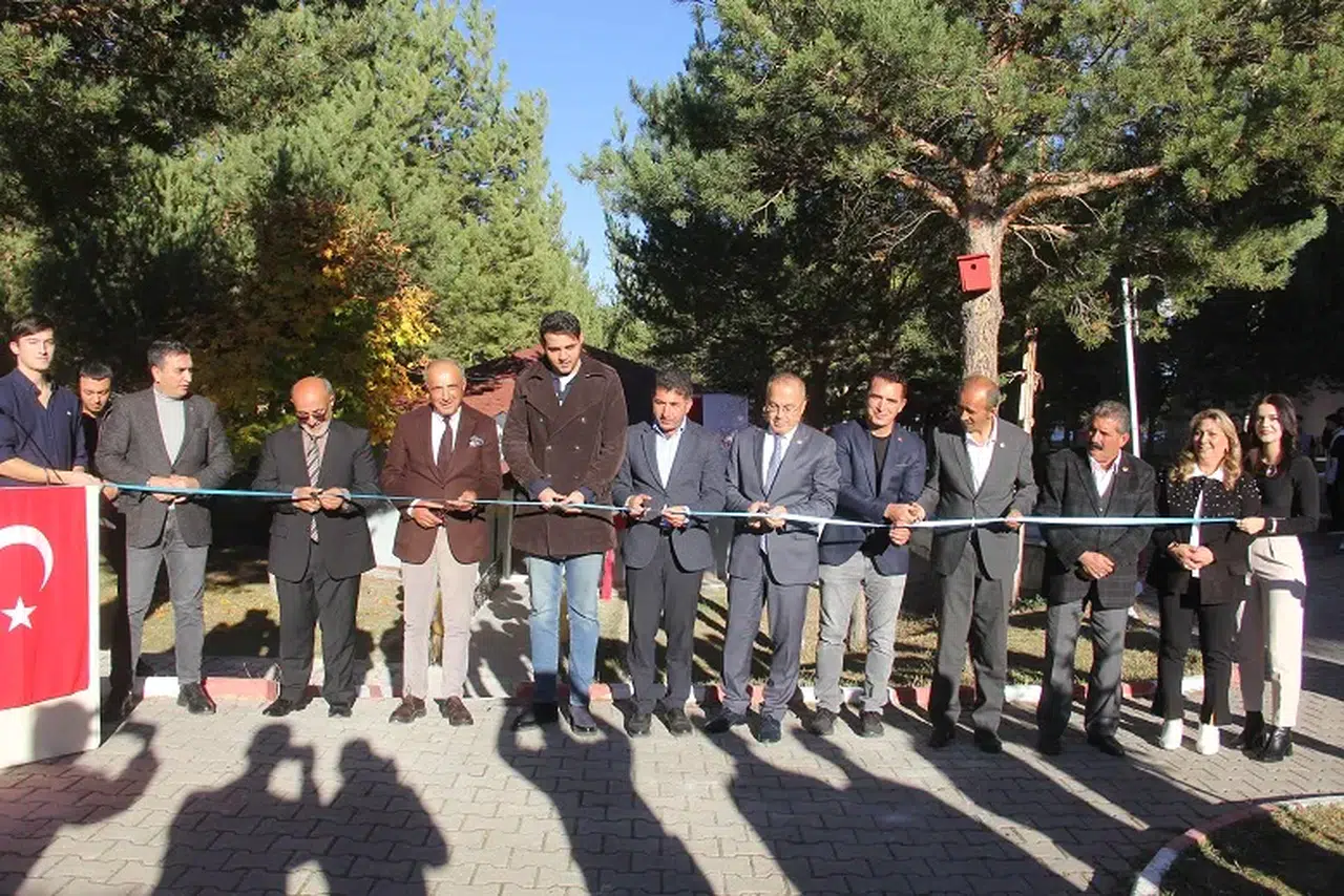 Sivas Zara'da gençlere yeni sosyal alan: Kış Bahçesi hayata geçti