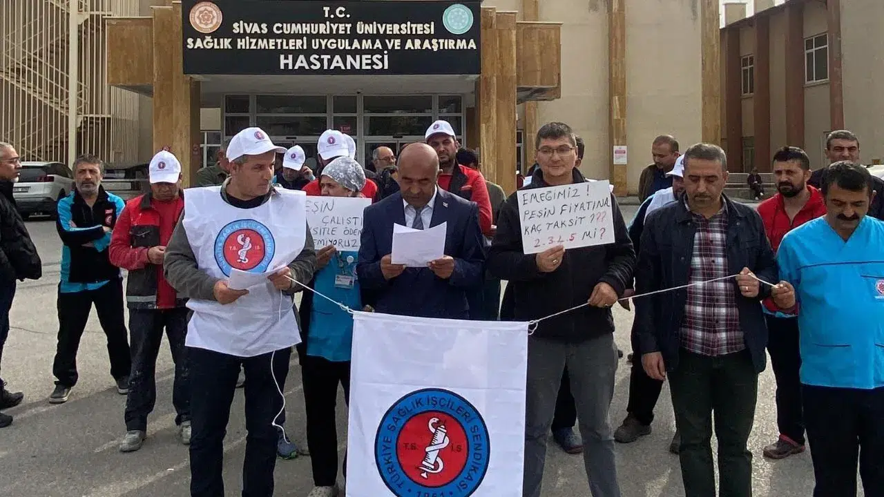 Sivas Cumhuriyet Üniversitesi işçileri ayakta! Alın terimiz gecikemez!