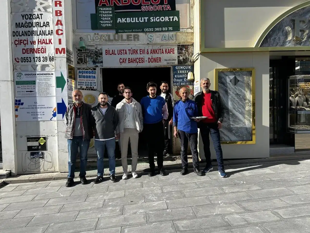 Komşu Şehrin Göbeğinde Teksas Kanunları! Esnaf Korkudan Müdahale Edemiyor!