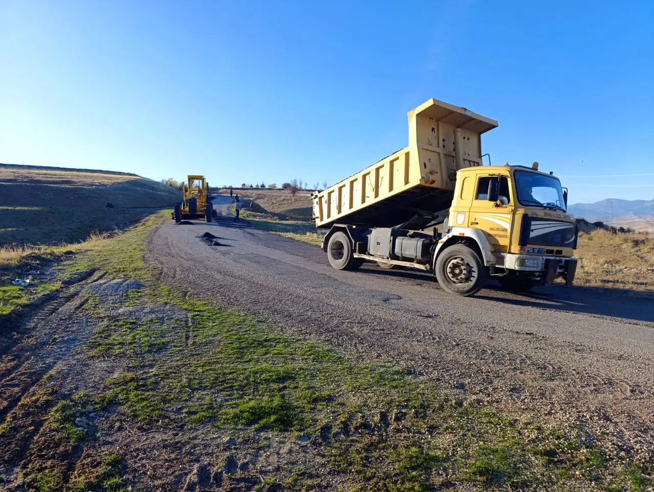 Yıllardır Beklenen Asfalt Çalışması Sivas'ın Bu Köyünde Tamamlandı