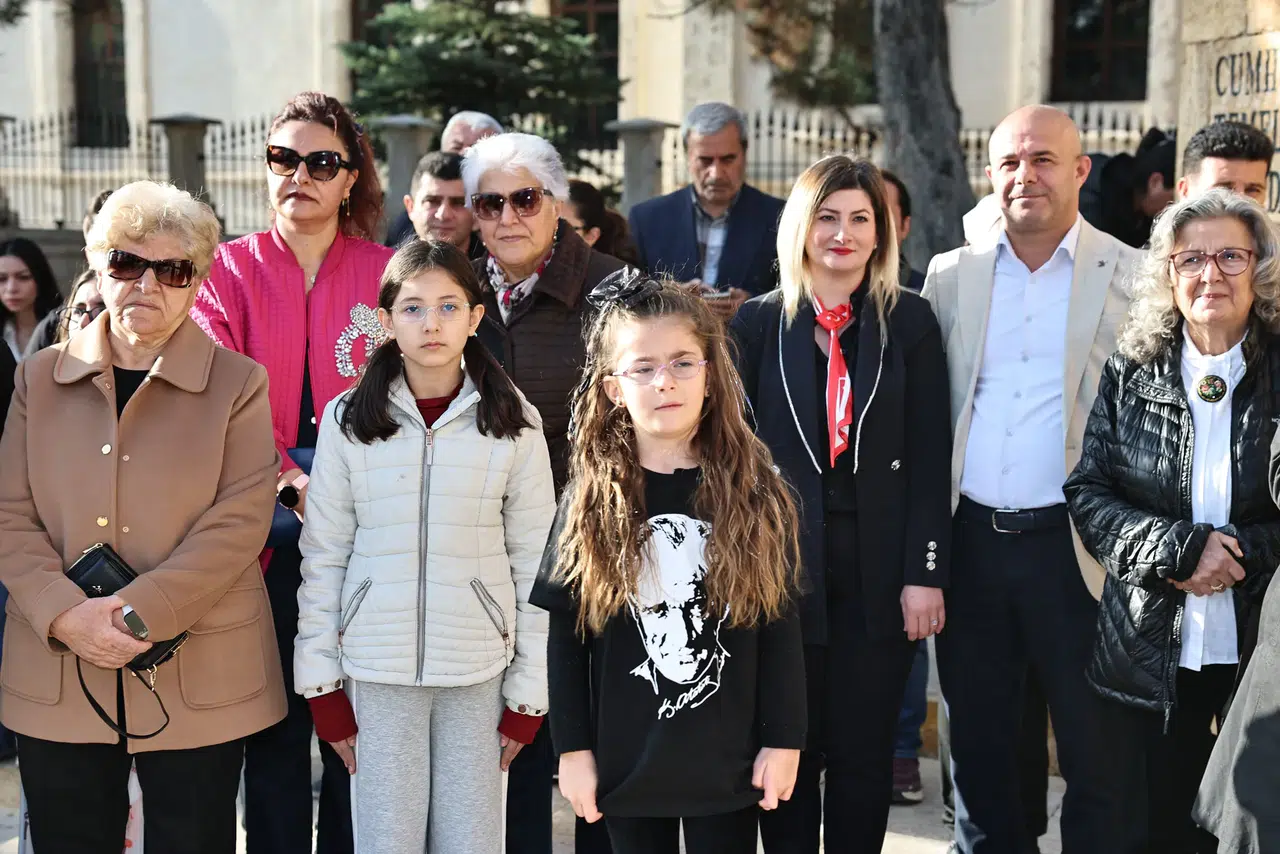 Sivas'ta 10 Kasım Hüzünlü Sabah! Sirenler Çaldı, Hayat Durdu