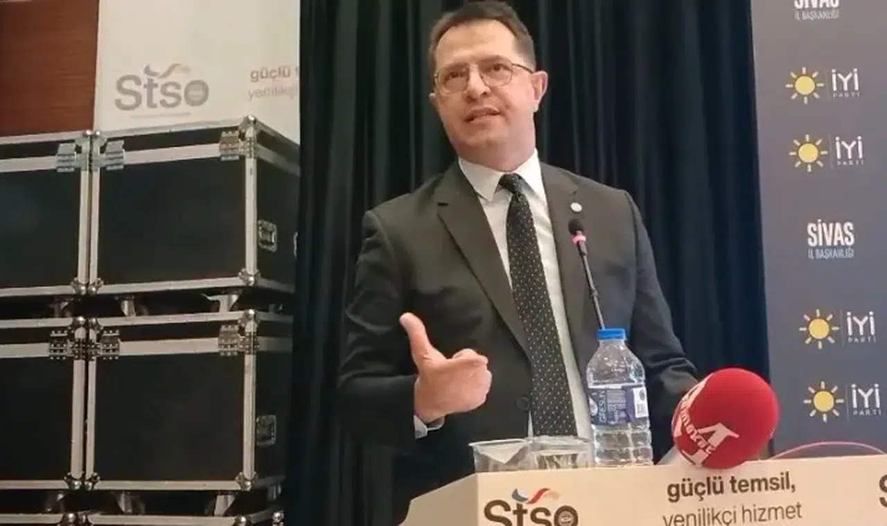 Sivas İYİ Parti'de Karasu güven tazeledi