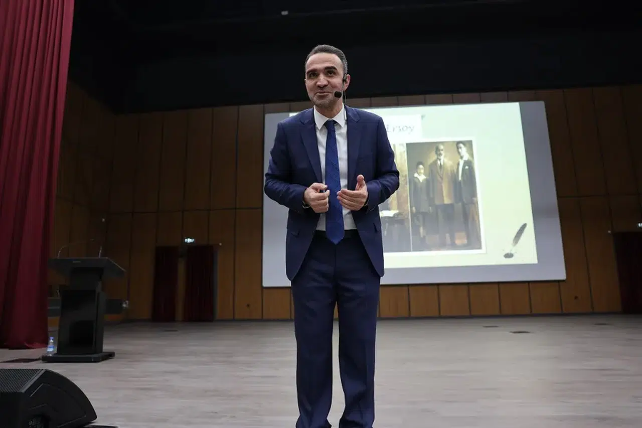 Sivas'ta o üniversitede yazarların gülümseten sırları ortaya çıktı