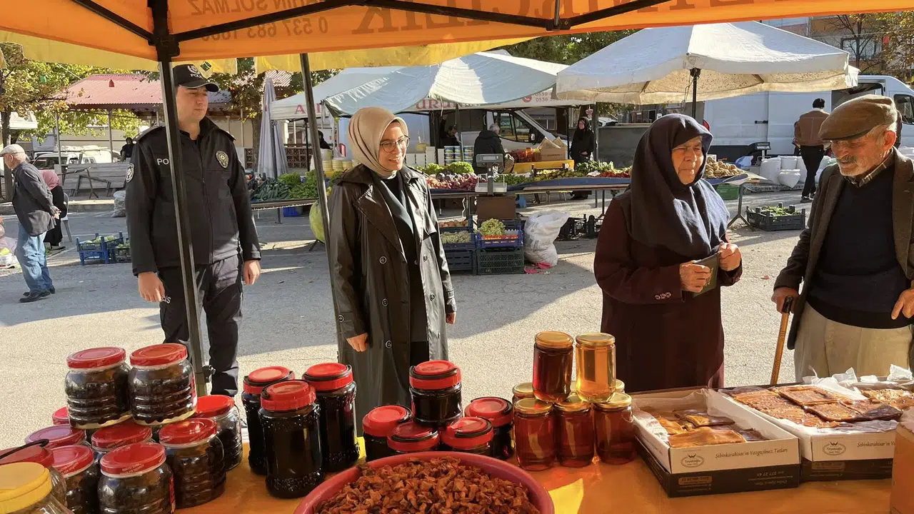 Akıncılar Kaymakamı esnafla bir araya geldi