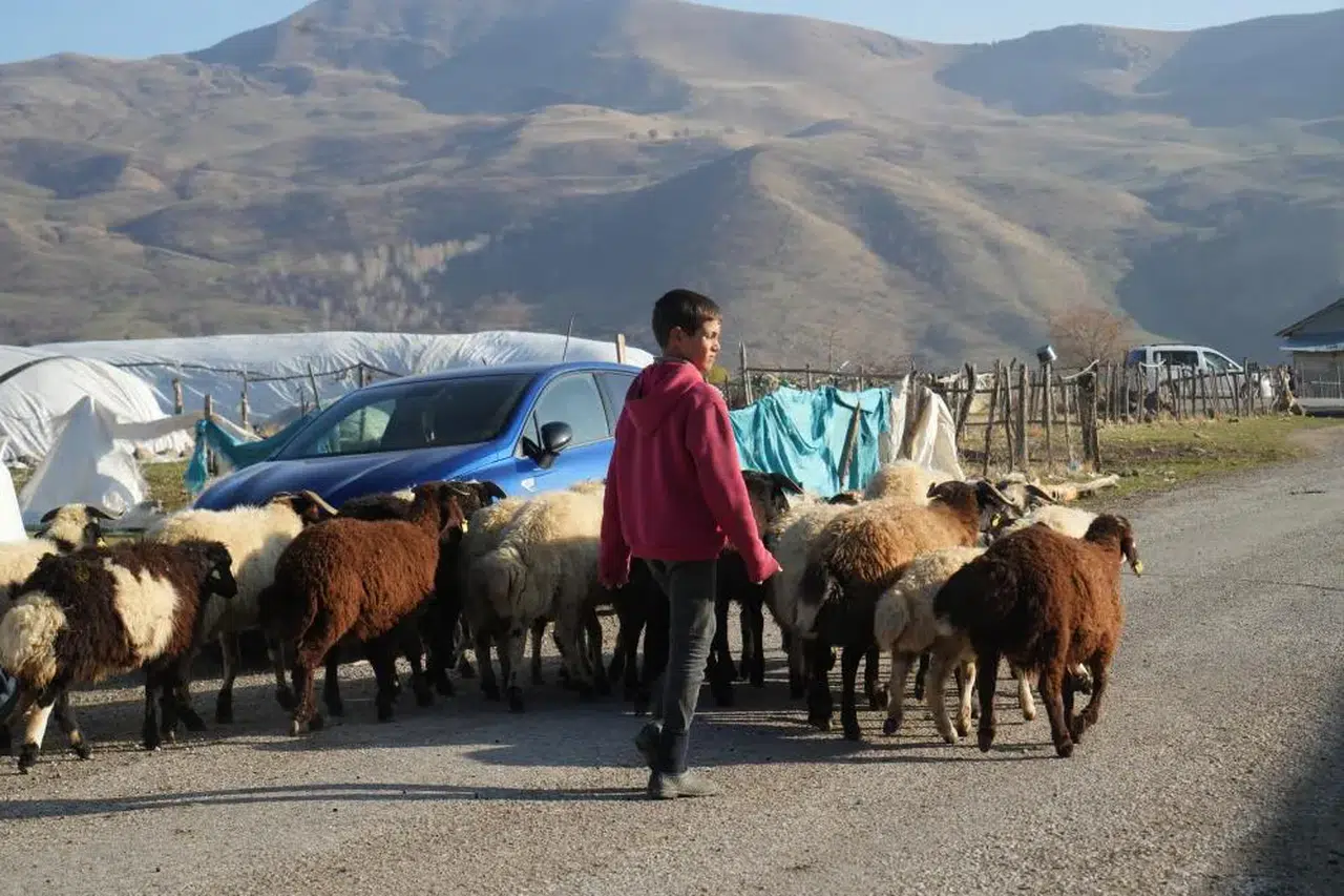 Sınıf Duvarlarını Aşan Eğitim Sevdası! O Öğretmenler Öğrenciler İçin Yollarda!