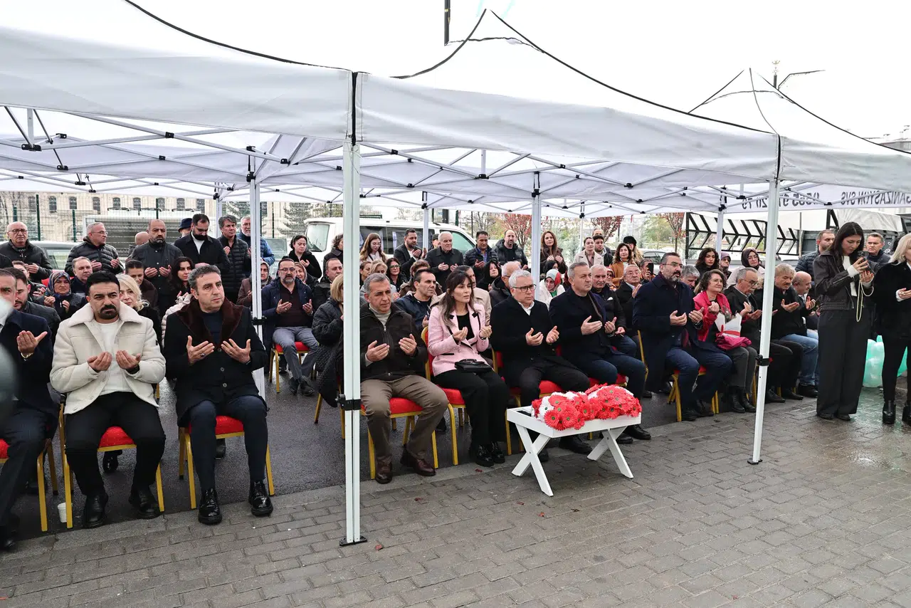 Vali Yılmaz Şimşek'ten Yeni Hizmete Giren Kliniğe Hayırlı Olsun Ziyareti