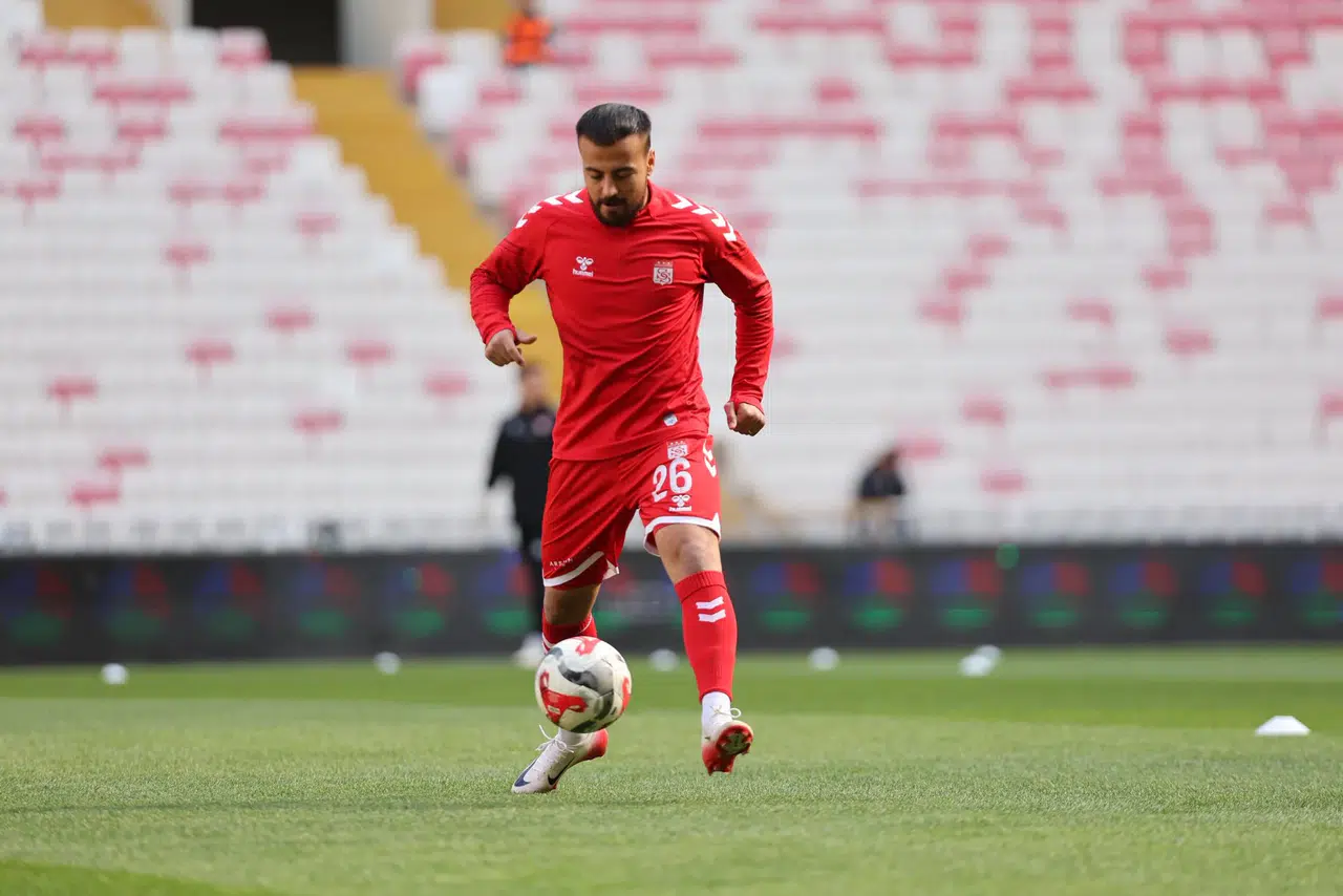 Sivasspor'da ilk yarıda penaltılar sonucu belirledi: 1-1
