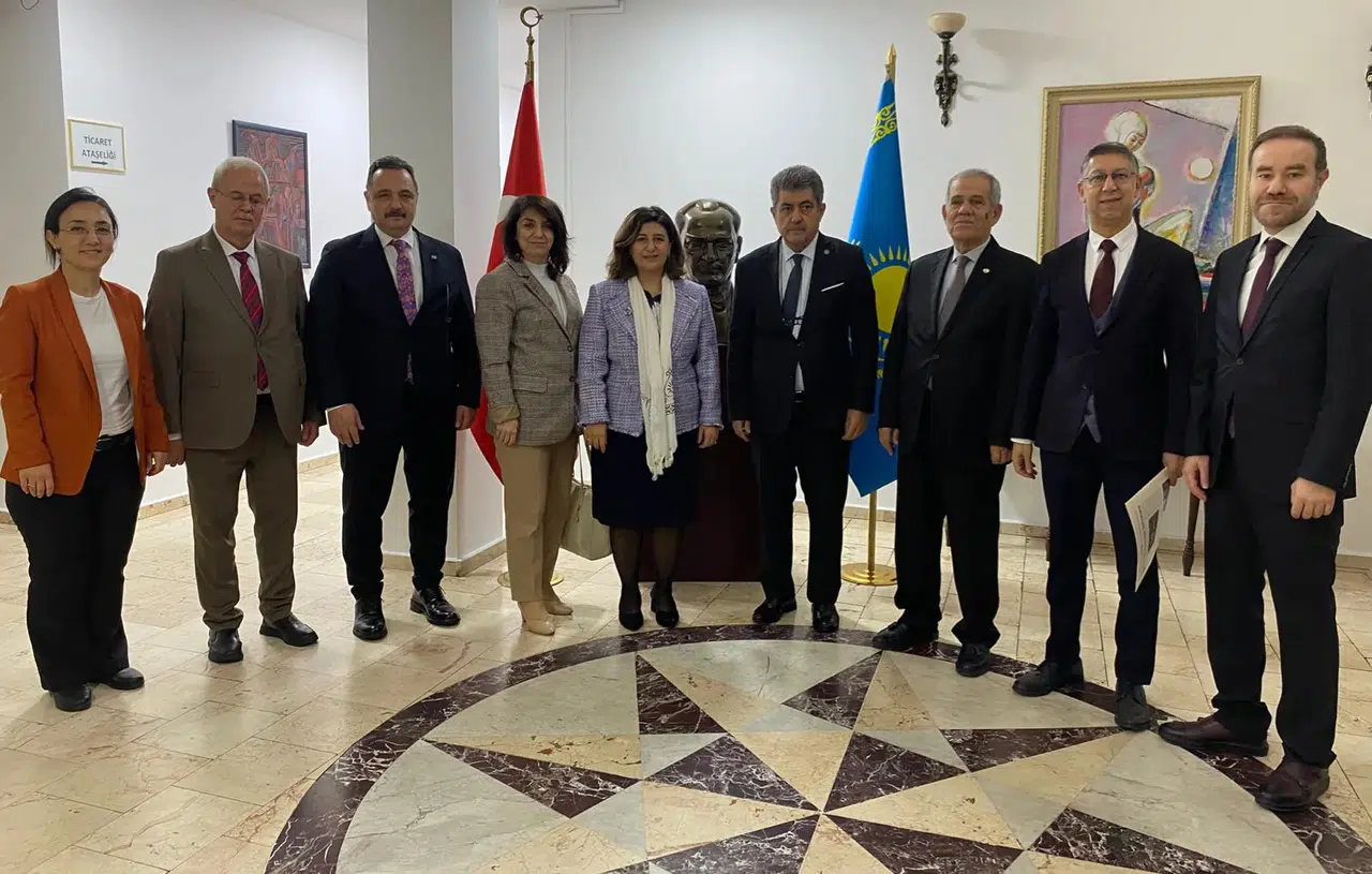 Yapay Zekadan Dijital Etiğe... 7 Ülkeden İletişim Devleri O Zirvede Buluştu!