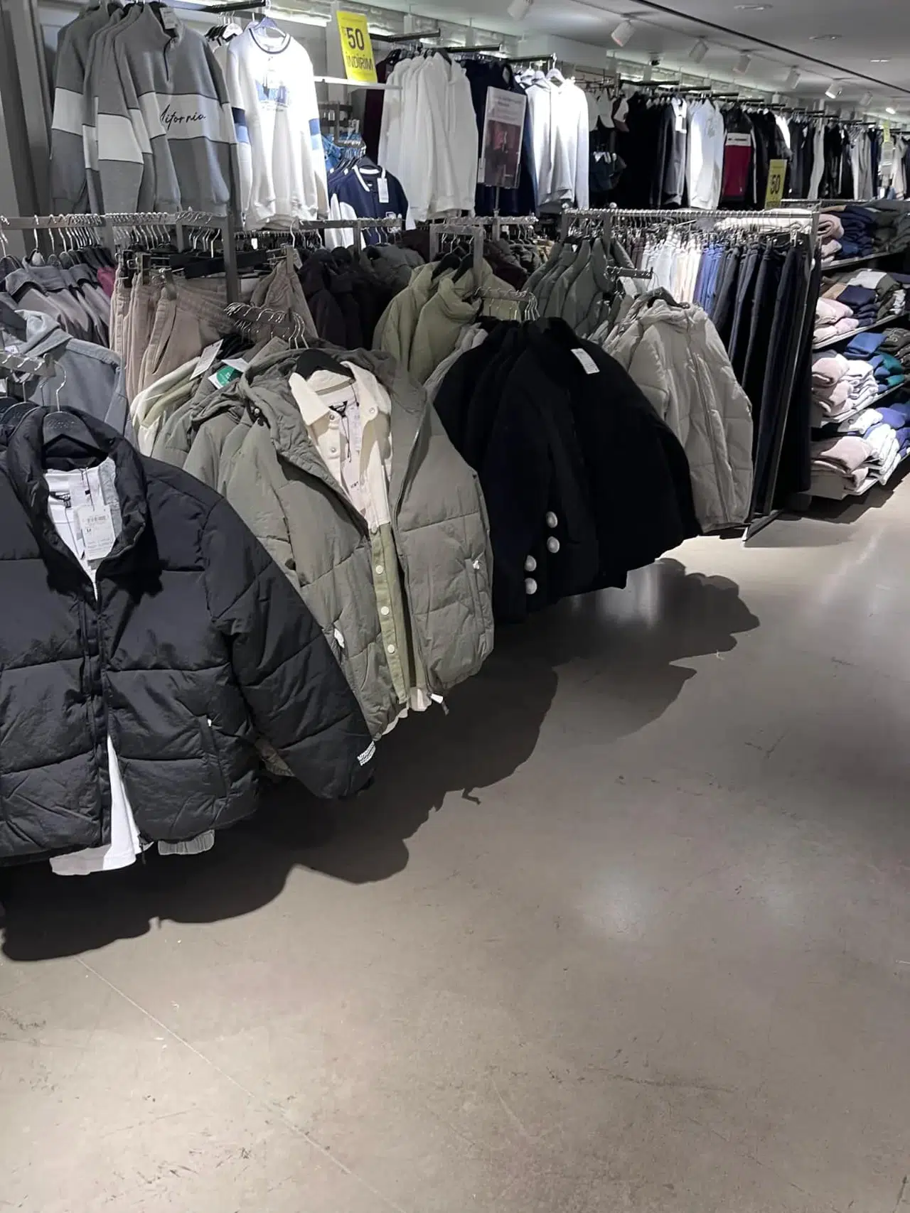 Ekonomi Zorlayınca Sivas'ta Z Kuşağı Alışveriş Şeklini Değiştirdi