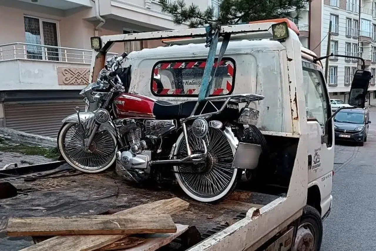 Sivas'ta mahallede huzuru kaçıran sürüş, cezasız kalmadı