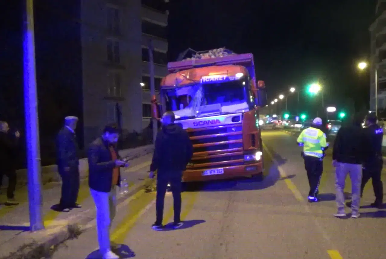 Tokat - Sivas Karayolunda Akıllara Durgunluk Veren Kaza!