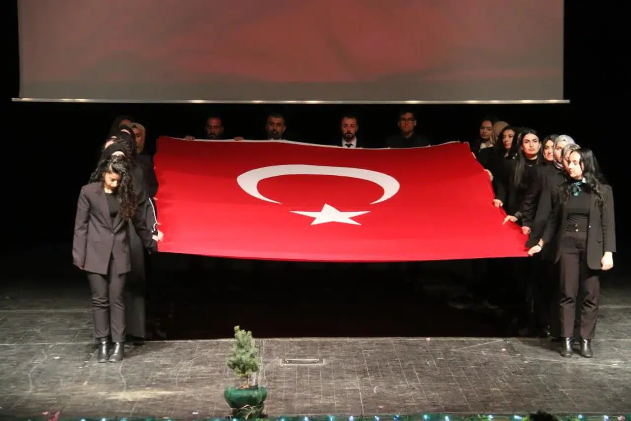 Sivas’ta Salonu Duygulandıran Anlar! Hep Bir Ağızdan Yemin Ettiler!