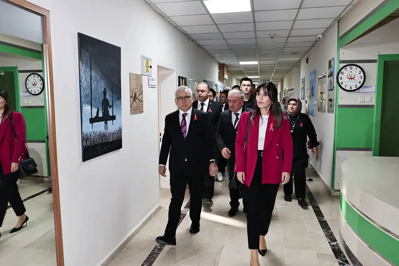 Sivas Valisi ve eşi Arındırma Merkezinde: Bilimsel tedaviye ziyaret