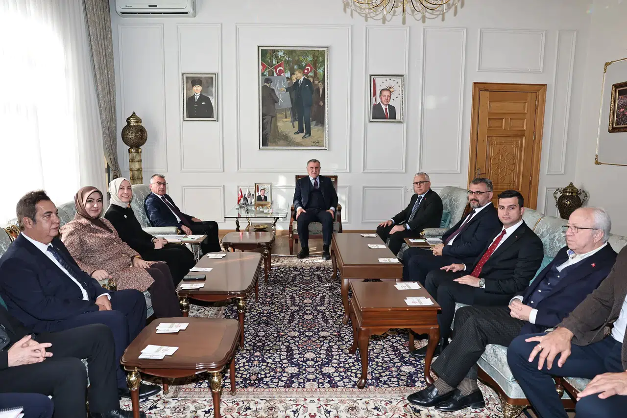 Bakan Bak Valilik Defterini İmzaladı