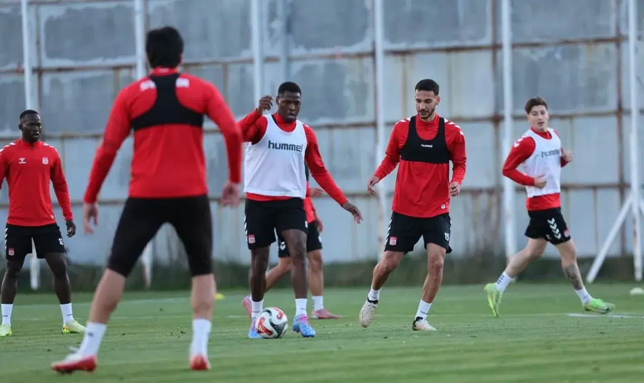 Sivasspor ilk hedefi için İstanbul’da