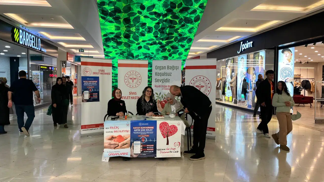 Sivas'ta hayat alışverişi: O stand çok konuşuldu