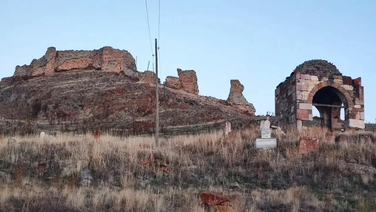 Anadolu'nun Saklı İncisi! Selçuklu'dan Kalma Muşalikalesi'nin Dramatik Hikayesi