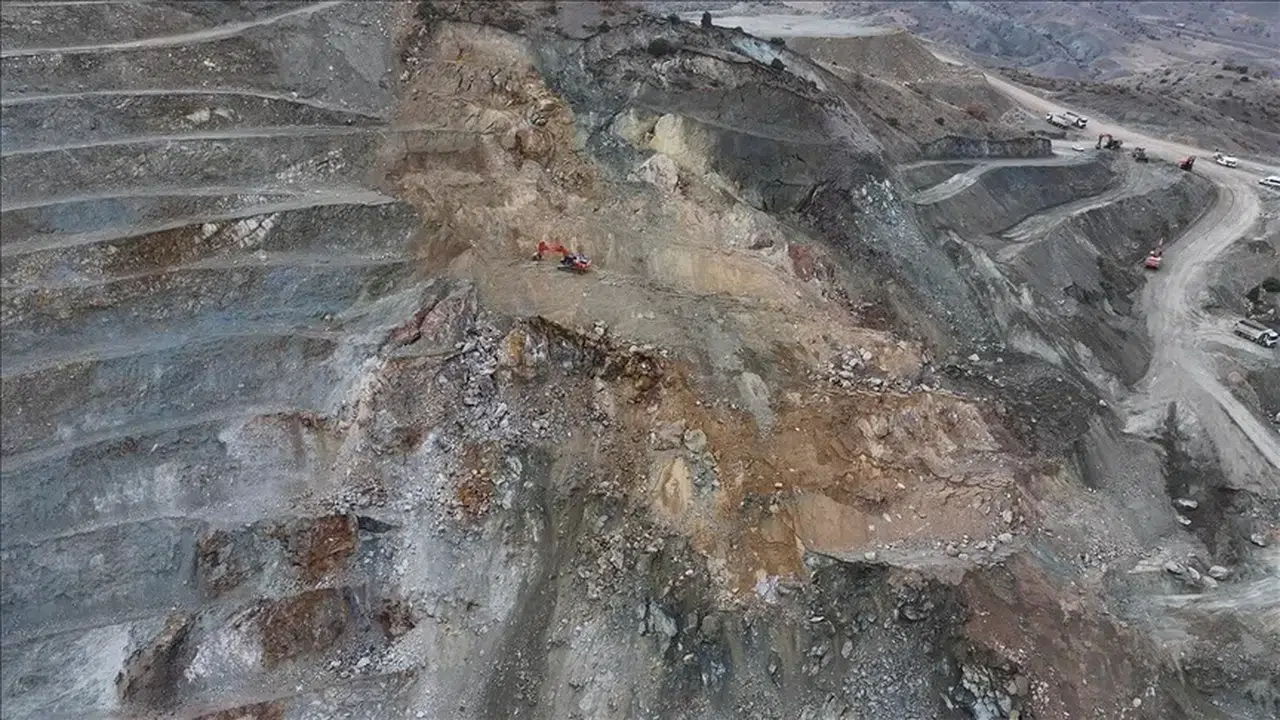 Sivas’ta göçük altındaki Şantiye Müdürü arayışında 13.gün