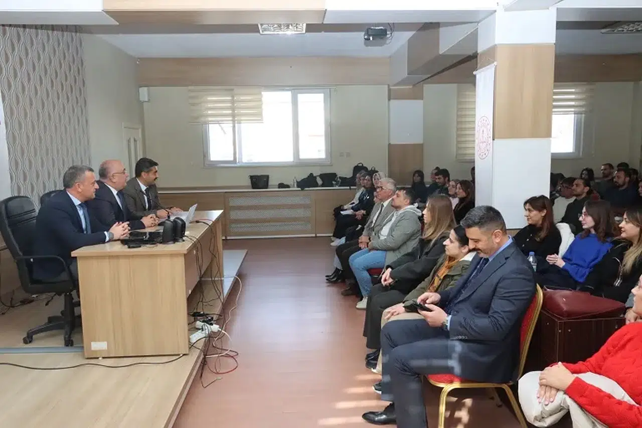 Sivas'ta geleceğin öğretmenlerine önemli mesaj