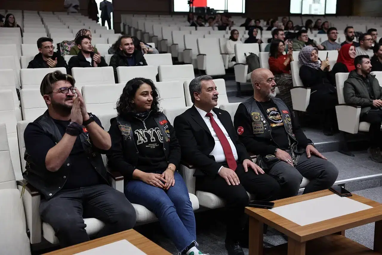 Sivas'ta motosiklet tutkunlarını aynı noktada buluşturan eğitim