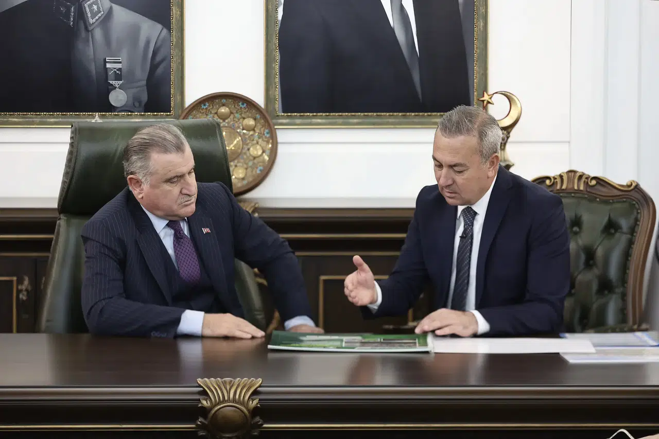 Osman Aşkın Bak'tan Dr. Adem Uzun'a Teşekkür! Sivas'ta Neler Oluyor?