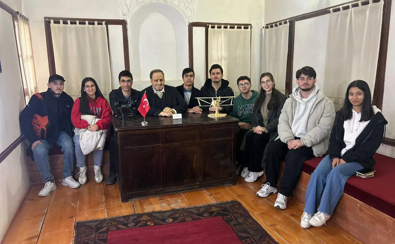 SBTÜ öğrencileri Divriği’de Demirağ'ın izinde