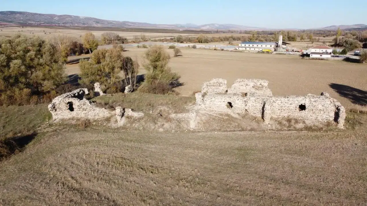 İpek Yolu Üzerindeki Tarihi Han Virane: Köylüden Çağrı