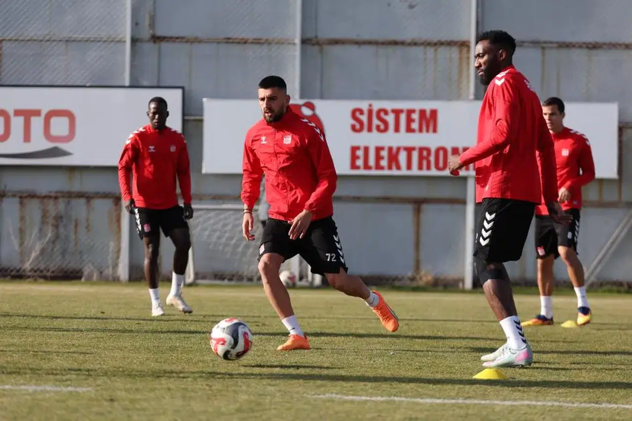 Sivasspor’da İstanbulspor Alarmı Kritik Karşılaşma Öncesi Tempolar Arttı