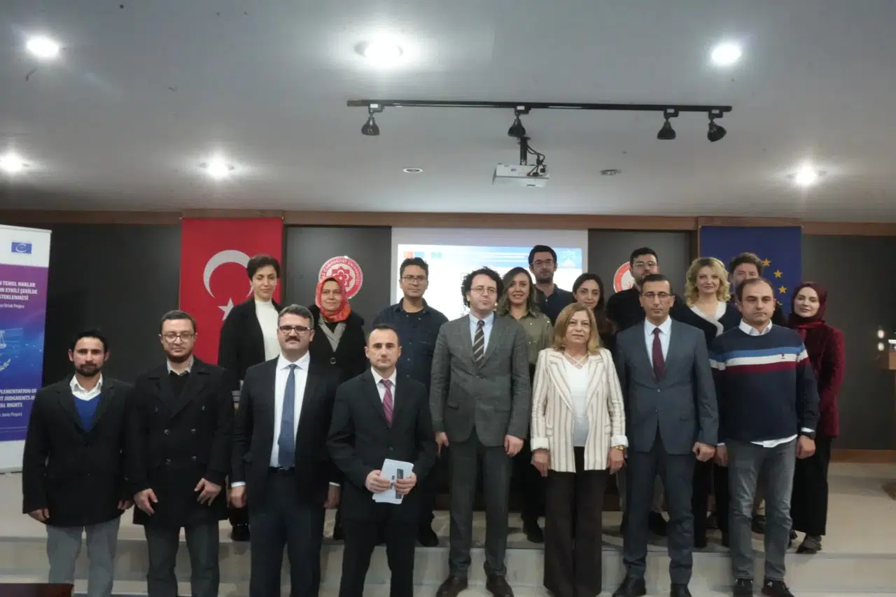 Cumhuriyet Üniversitesi'nde Temel Haklar Masaya Yatırıldı