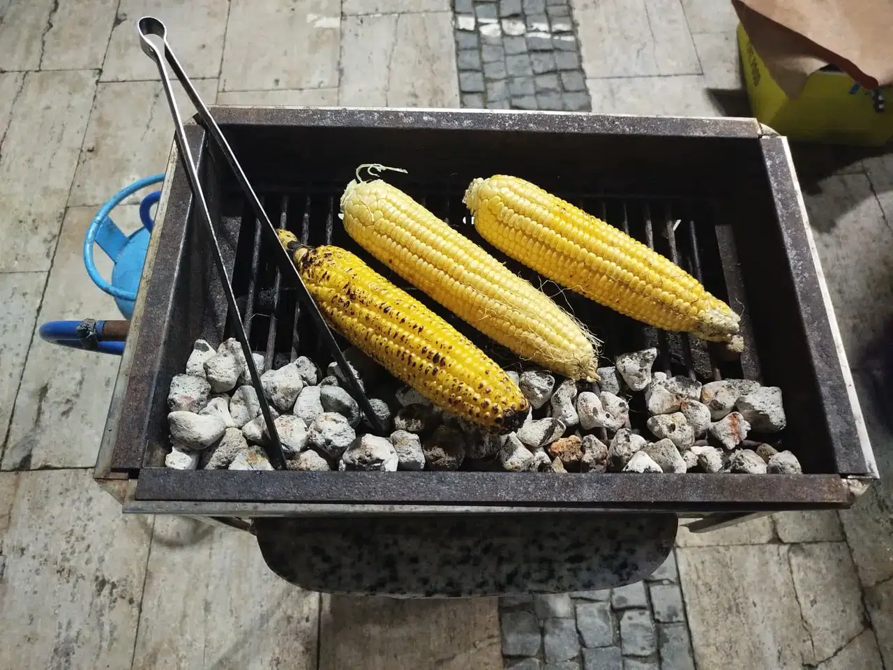 Sivas soğuğuna karşı sokakta dumanı tüten lezzet