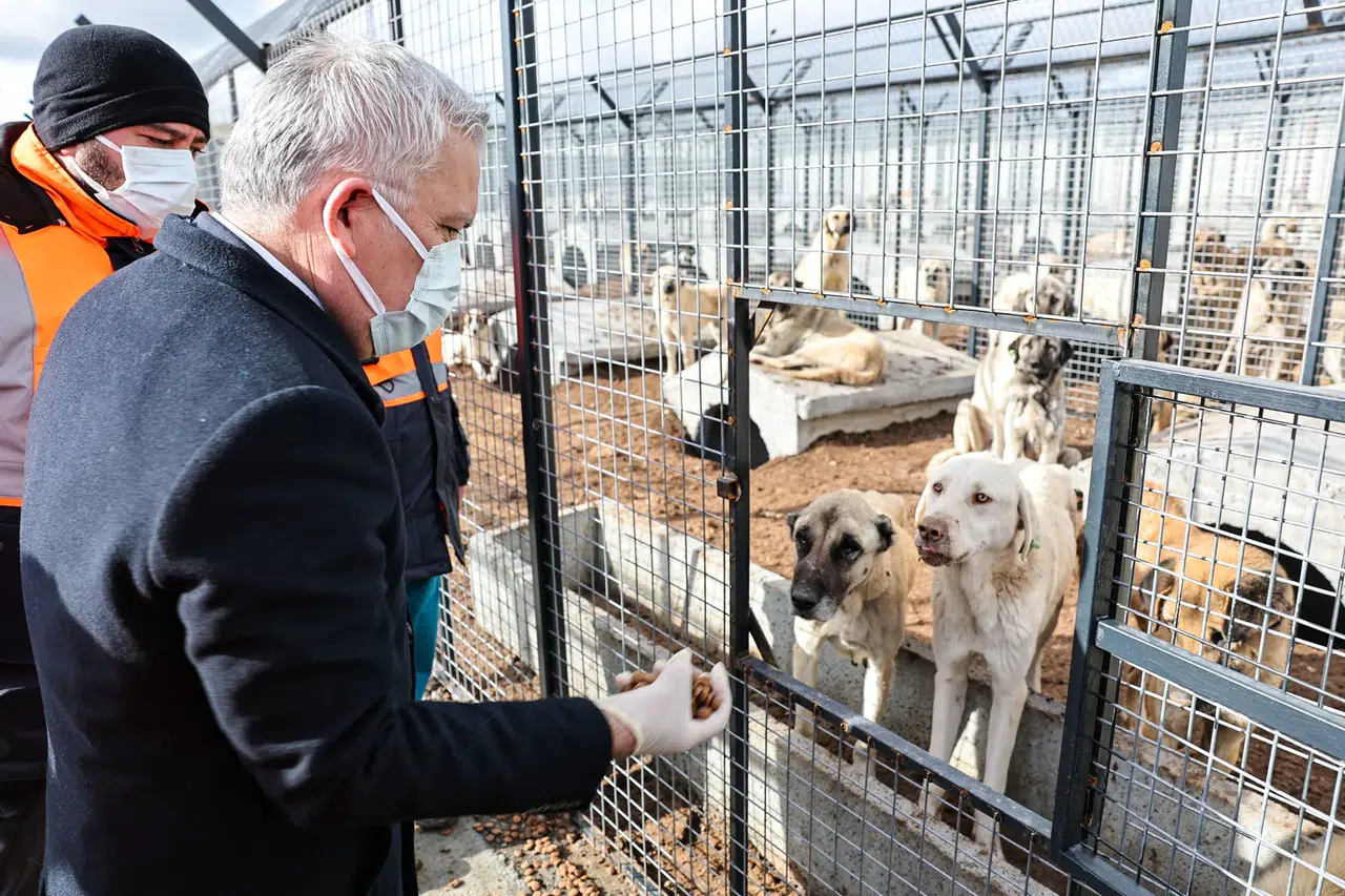 Sivas Valisi Şimşek Meraküm Bakım Merkezini İnceledi