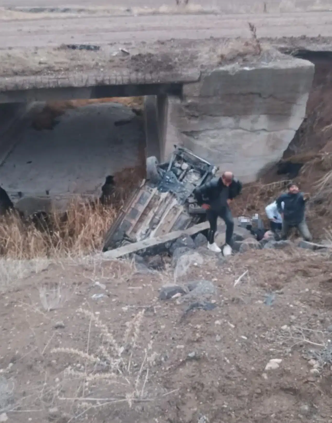 Son Dakika Sivas'ta Feci Kaza 1 Ölü 2 Yaralı !