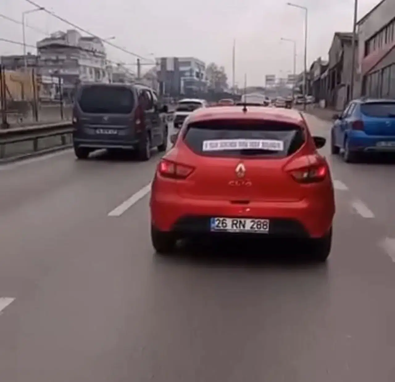 Para Verip Boşandım! İşte Böyle Kutladı!