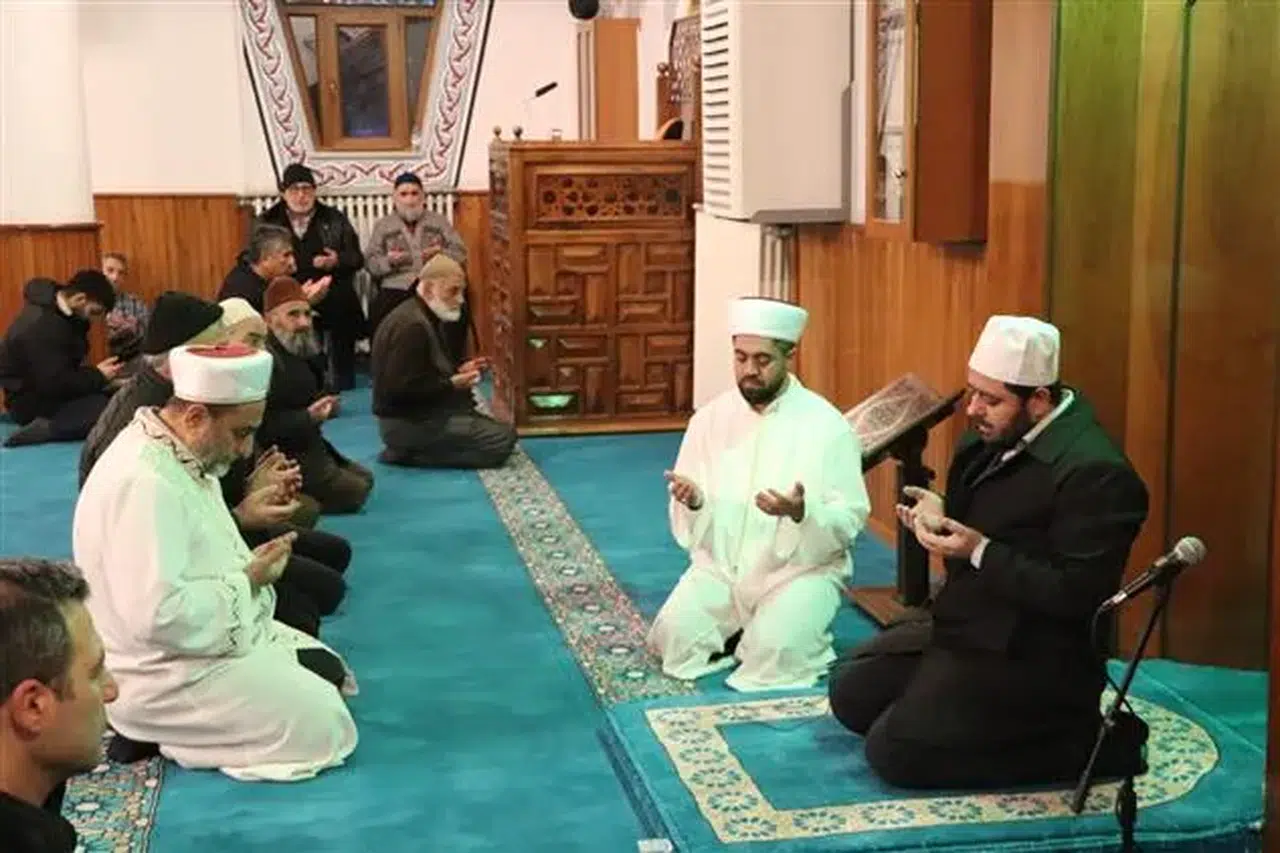 Sivas'ta çılgın ve kara değil, Cuma bereketi var!