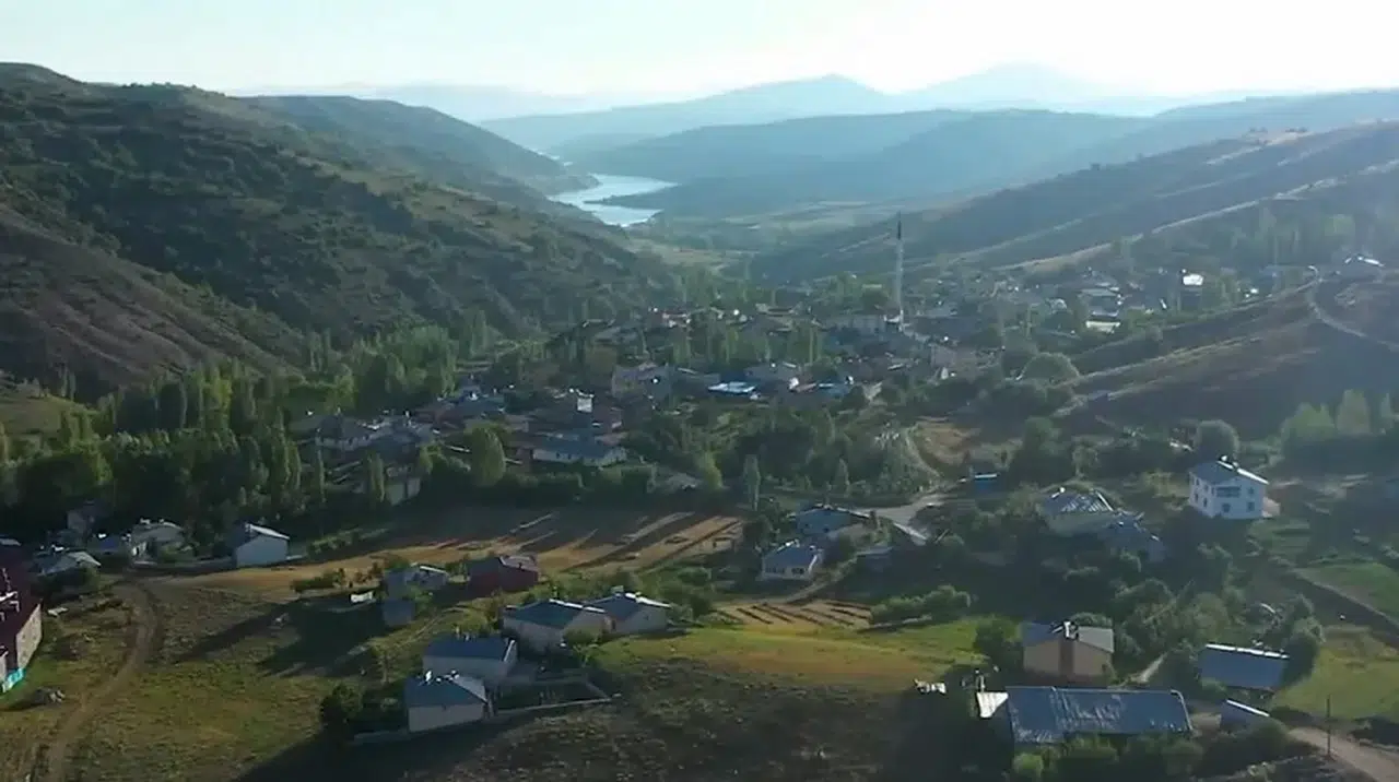 Sivas Hafik’in yolları ve Gölü için rekor yatırım