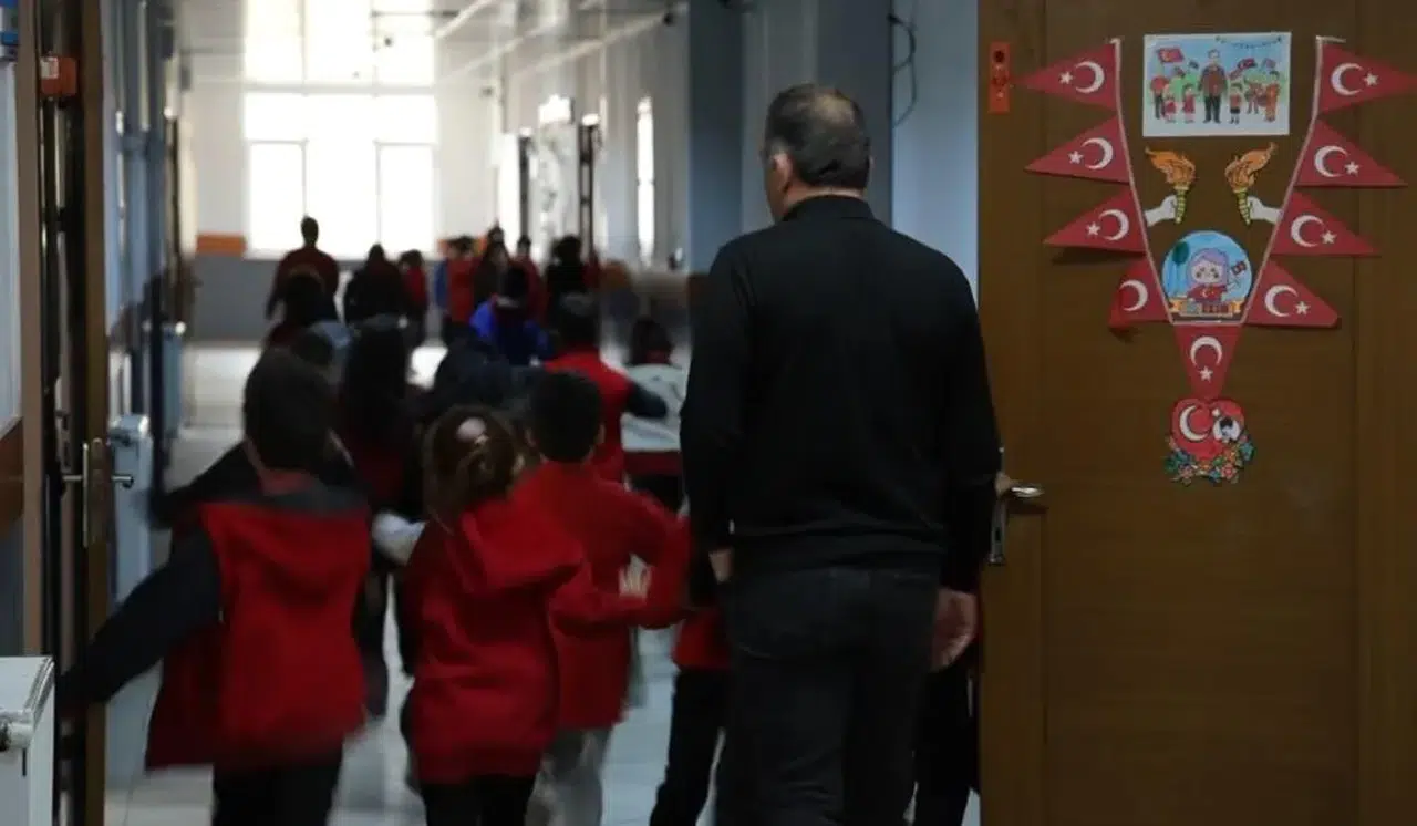 Anne Babalar Dikkat! Çocuğunuzu Korumak İçin 9 Saat Kuralını Biliyor Musunuz?