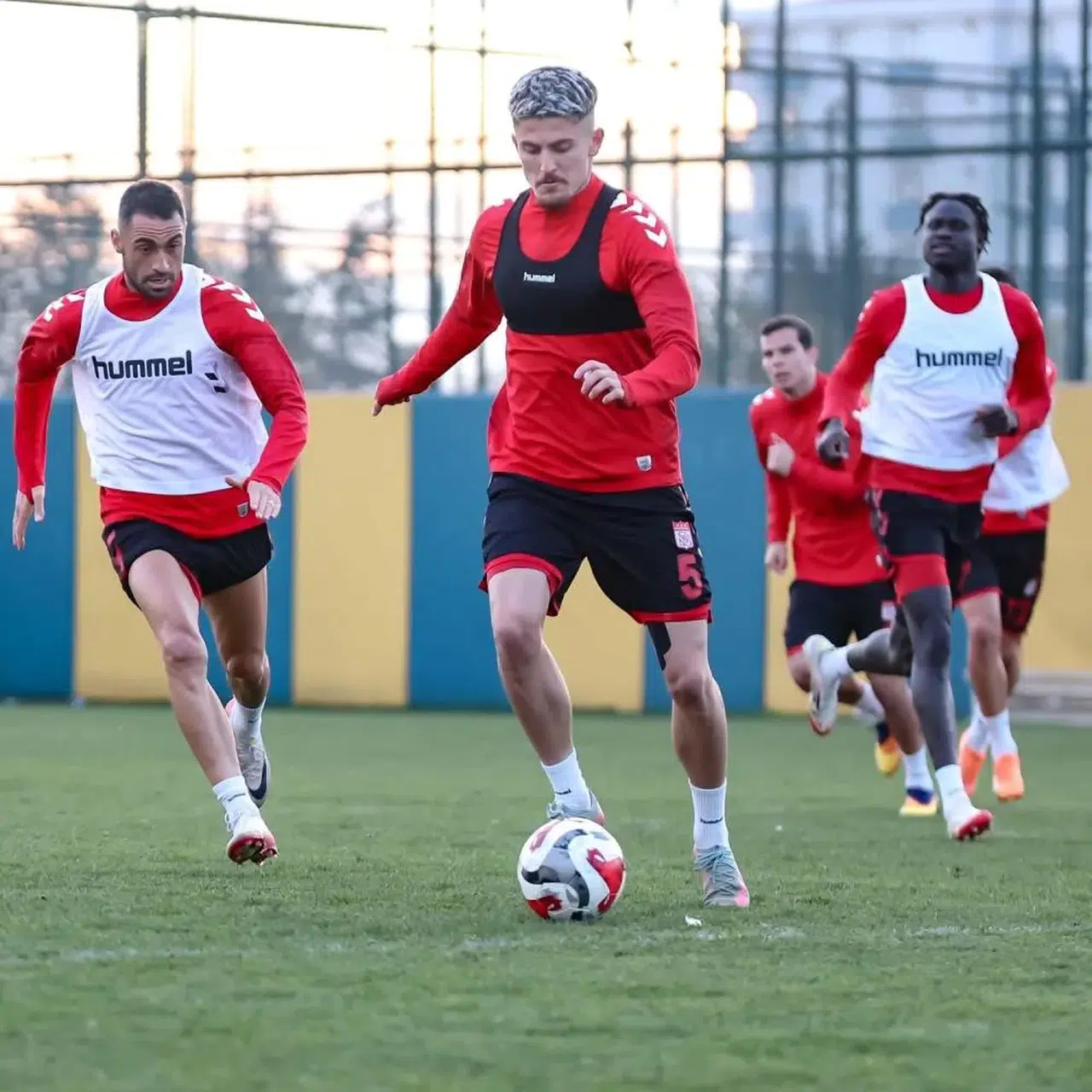 Özbelsan Sivasspor İstanbul’da Zorlu Randevuya Kilitlendi